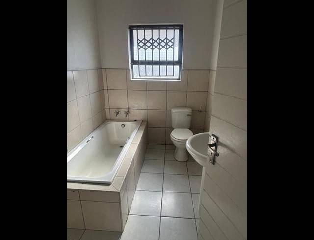 2 BEDROOM PROPERTY TO RENT IN CHROOM PARK